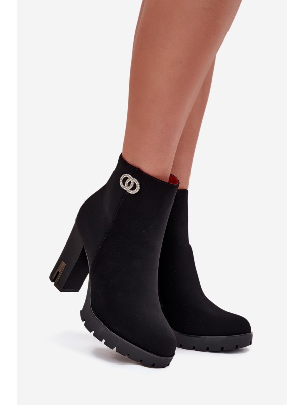 Insulated women's ankle boots with heel with decorative detail black Vessara