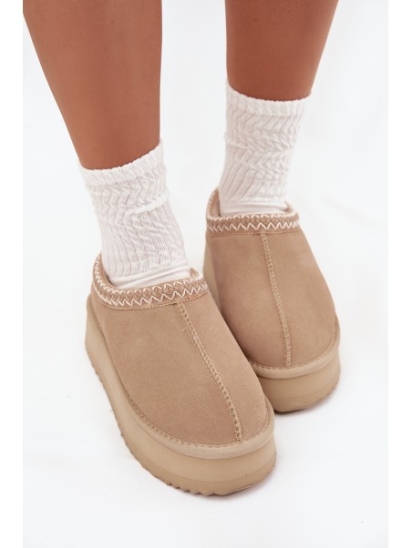 Low suede snow boots for women with embroidery on platform Vinceza 97960 beige