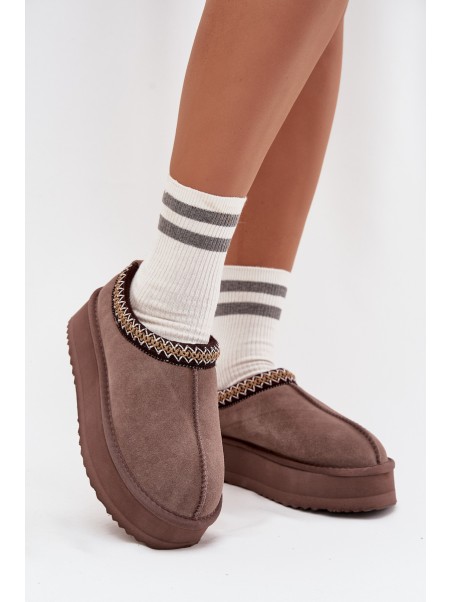 Low suede snow boots for women with embroidery on platform Vinceza 97960 Brown