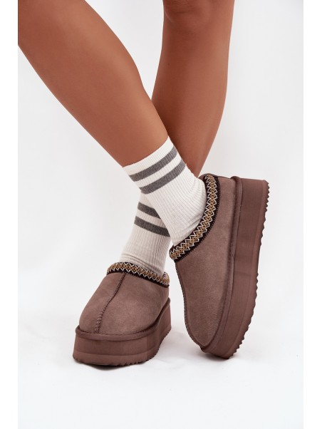 Low suede snow boots for women with embroidery on platform Vinceza 97960 Brown
