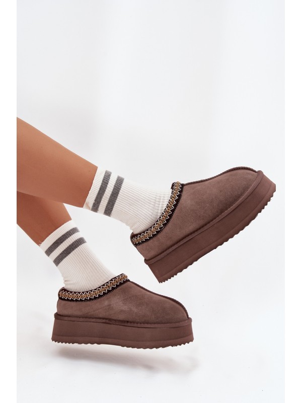 Low suede snow boots for women with embroidery on platform Vinceza 97960 Brown