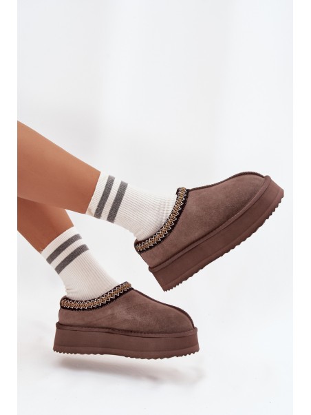 Low suede snow boots for women with embroidery on platform Vinceza 97960 Brown