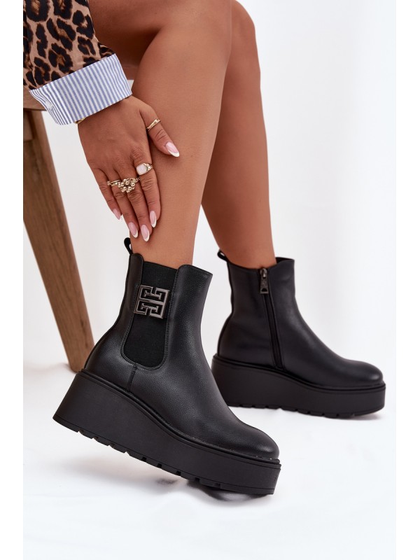 Insulated Women's Platform Boots with Decorative Detail Vinceza 58551 Black