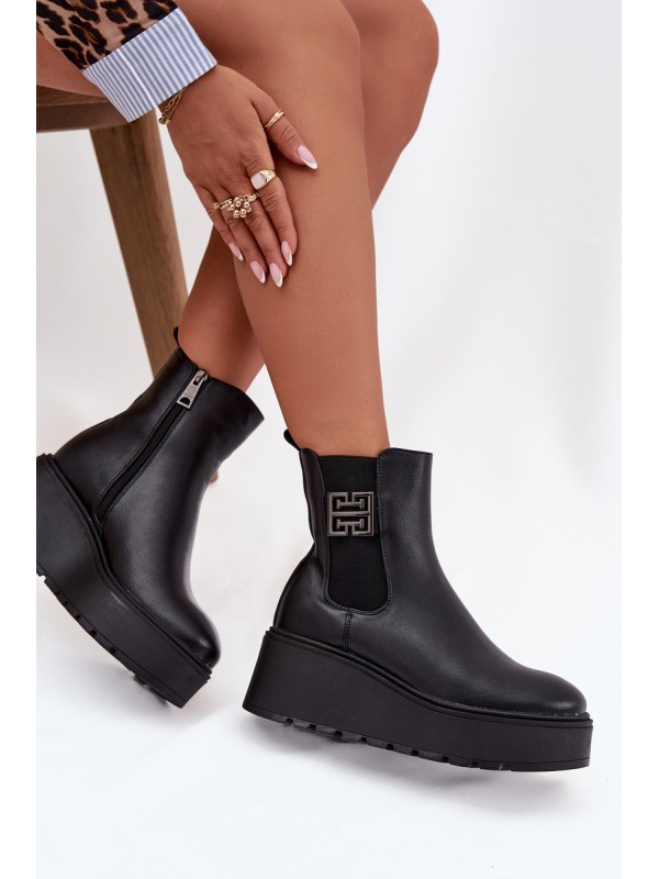 Insulated Women's Platform Boots with Decorative Detail Vinceza 58551 Black
