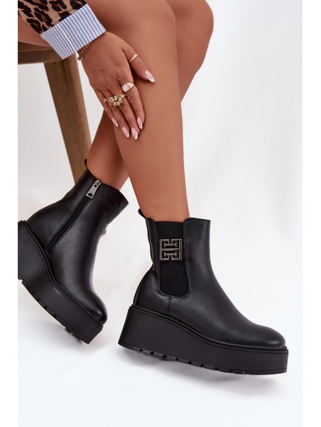 Insulated Women's Platform Boots with Decorative Detail Vinceza 58551 Black