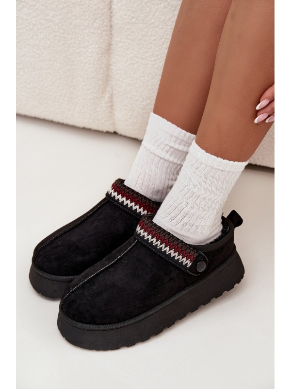 Women's Low Snow Boots With Moving Strap And Embroidery On Platform Black Lyrisse