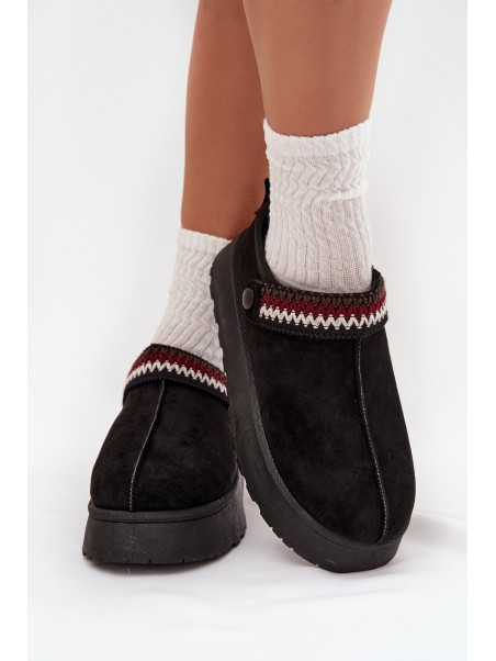 Women's Low Snow Boots With Moving Strap And Embroidery On Platform Black Lyrisse