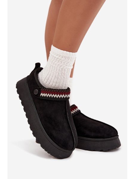 Women's Low Snow Boots With Moving Strap And Embroidery On Platform Black Lyrisse