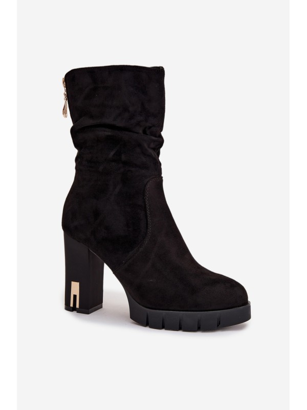 Insulated Women's Ankle Boots on Heel with Gold Lock and Wrinkling Black Briannae