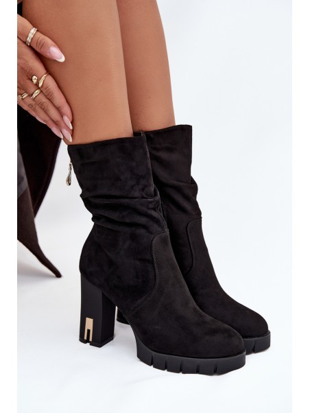 Insulated Women's Ankle Boots on Heel with Gold Lock and Wrinkling Black Briannae