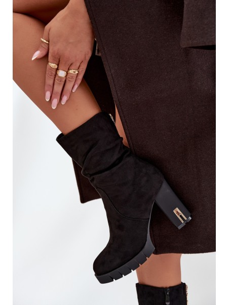 Insulated Women's Ankle Boots on Heel with Gold Lock and Wrinkling Black Briannae
