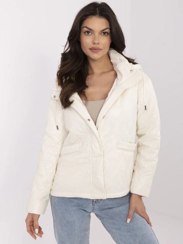 Dygsniuota moteriška striukė