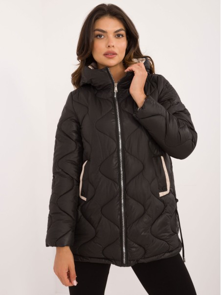 Dygsniuota striukė su kišenėmis