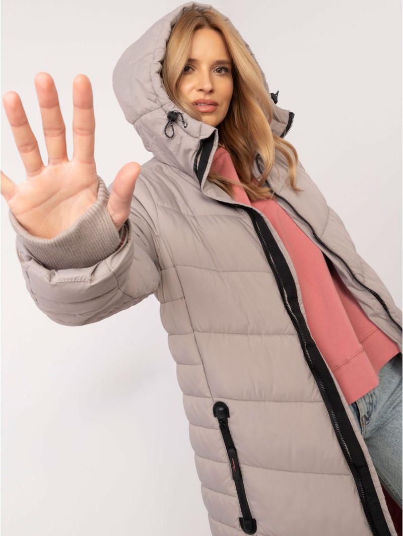 Ilga dygsniuota striukė su gobtuvu