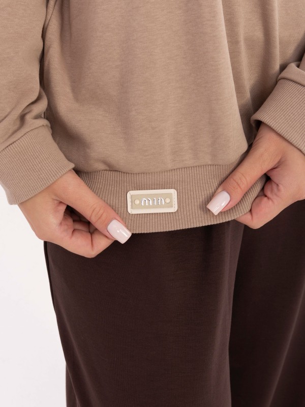 Džemperis-RV-BL-A941.58-tamsiai smėlio spalvos