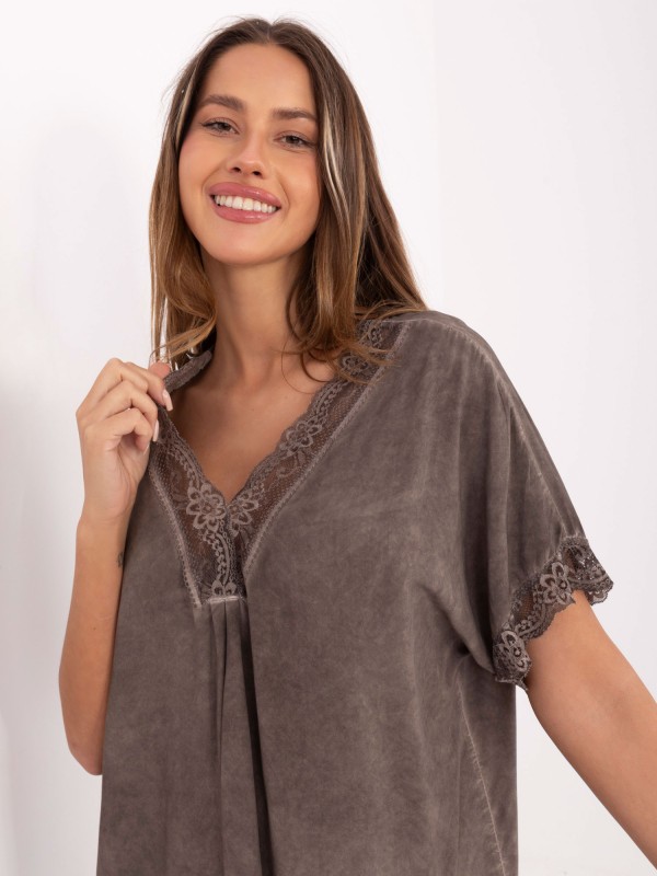 Palaidinė-MI-BZ-7951.34-tamsiai smėlio spalvos Palaidinė-MI-BZ-7951.34-tamsiai smėlio spalvos