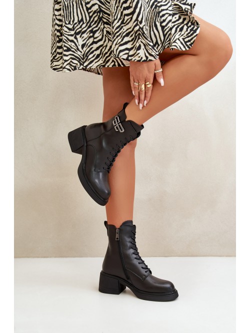 Moteriški kulkšnies batai ant storų kulnų, izoliuoti iš natūralios odos Juoda Vinceza 66682 2