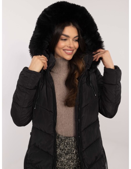 Ilga dygsniuota striukė su gobtuvu