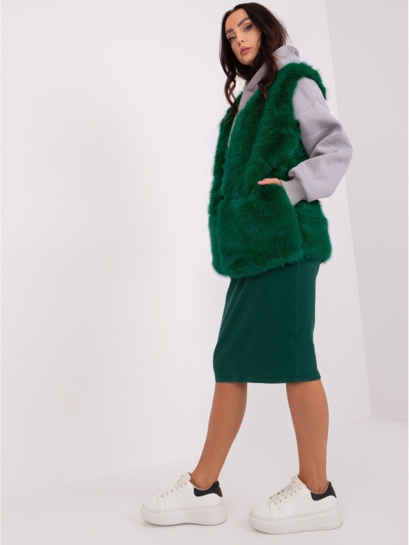 Tamsiai žalia liemenė