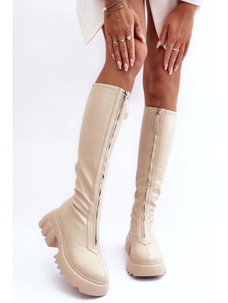 Batai ant didžiulės platformos