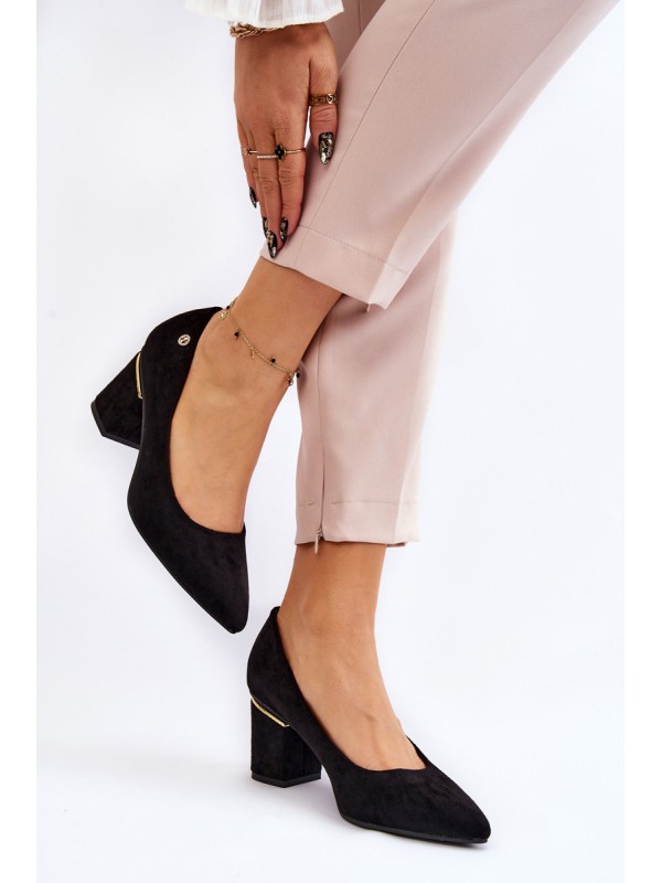 Juodi bateliai moterims