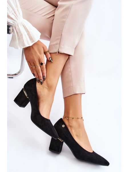 Juodi bateliai moterims