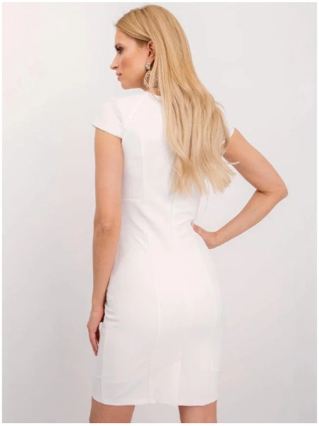 Balta suknelė be rankovių