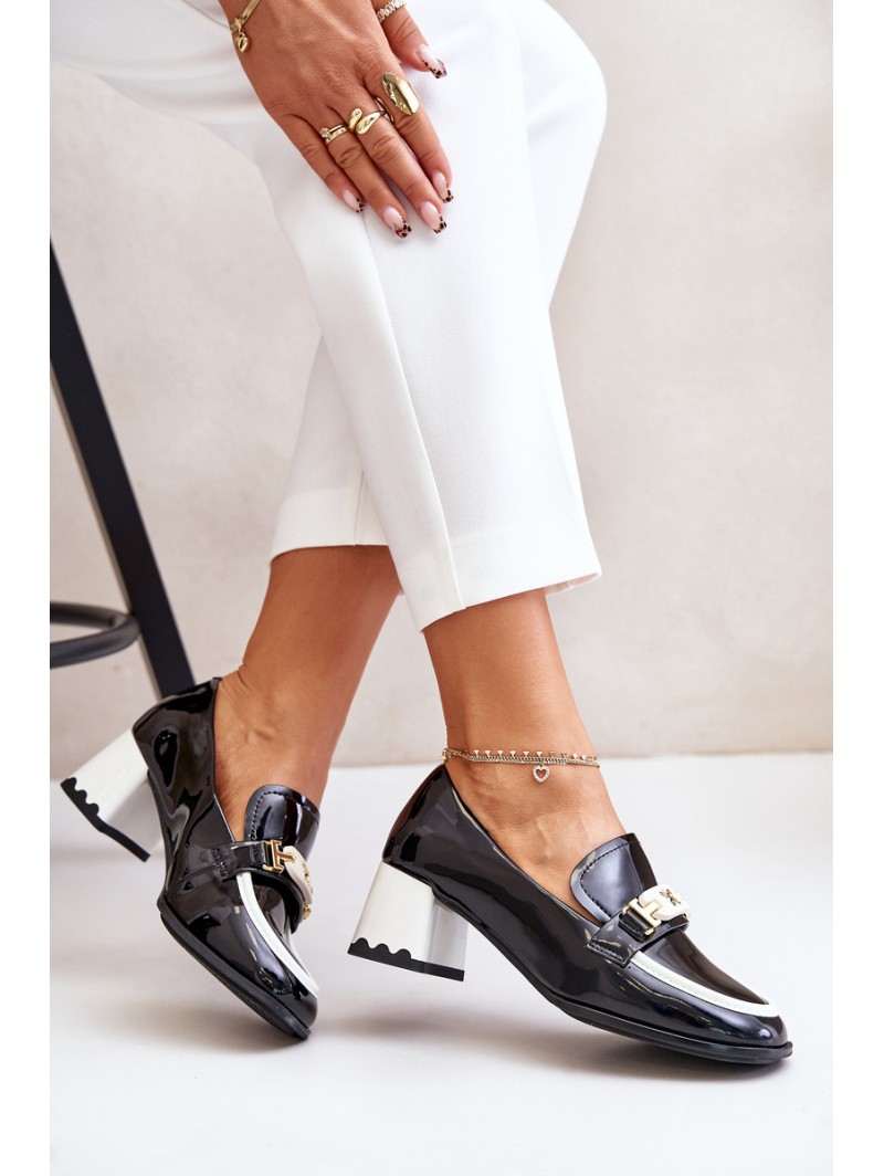 Lakuoti moteriški kulniukai su puošmena Black Artiker 55C1002