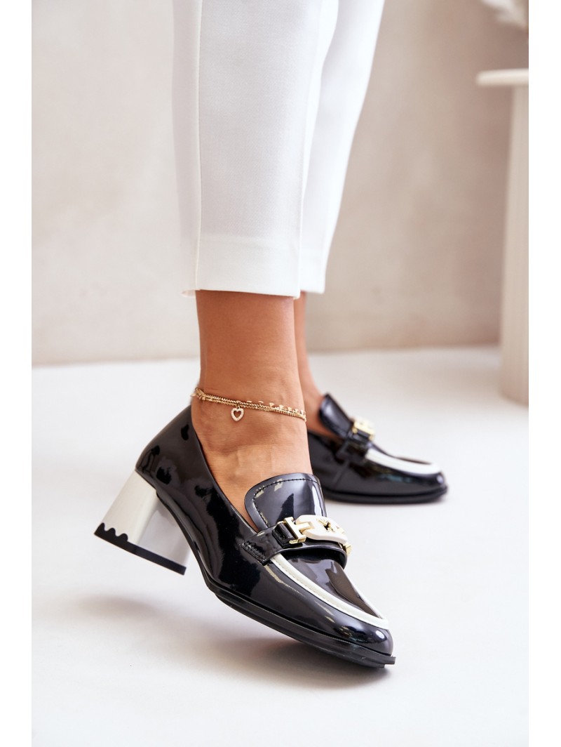 Lakuoti moteriški kulniukai su puošmena Black Artiker 55C1002