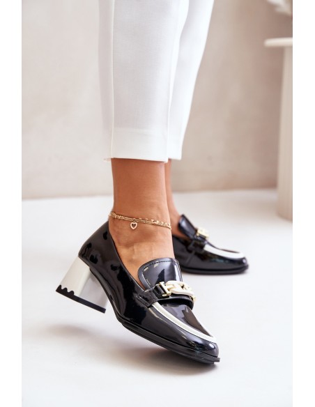 Lakuoti moteriški kulniukai su puošmena Black Artiker 55C1002