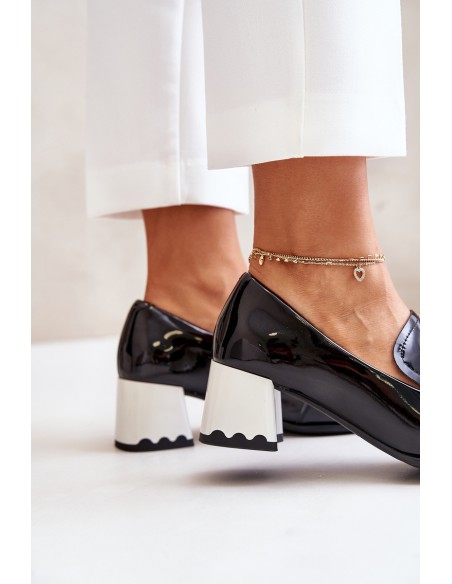 Lakuoti moteriški kulniukai su puošmena Black Artiker 55C1002