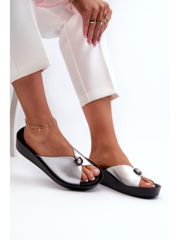 Moteriški balti sportbačiai Adrancia