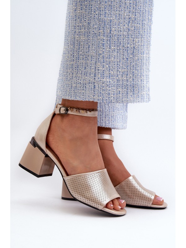 Moteriški aukštakulniai sandalai