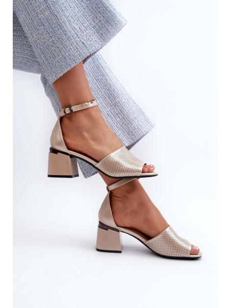 Moteriški aukštakulniai sandalai