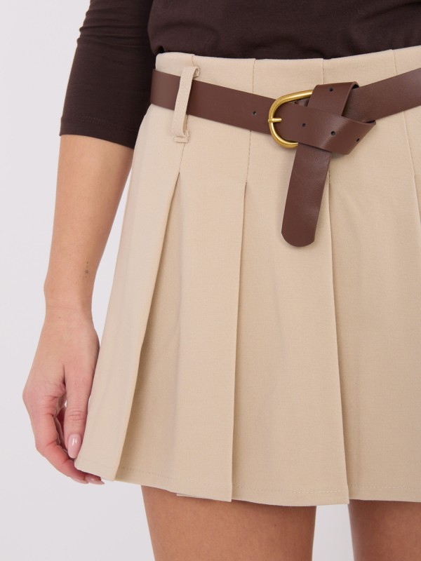 Šortai-IT-SN-FL8757.52-šviesiai smėlio spalvos