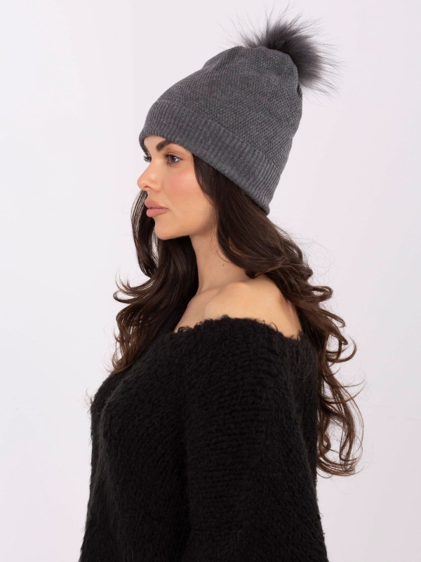 Cap-AT-CZ-171701.37-tamsiai pilka