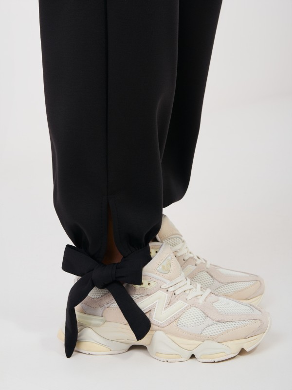 Spodnie-MI-SP-P6845.68-czarny 2