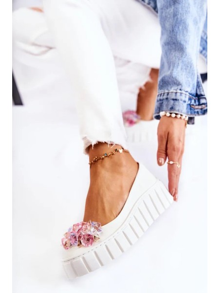 Moteriški sportbačiai su storu padu ir dekoratyviniu suvarstymu