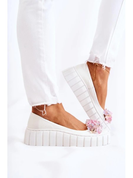 Moteriški sportbačiai su storu padu ir dekoratyviniu suvarstymu