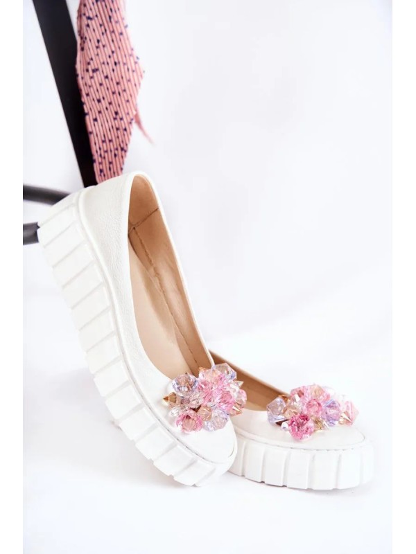 Moteriški sportbačiai su storu padu ir dekoratyviniu suvarstymu