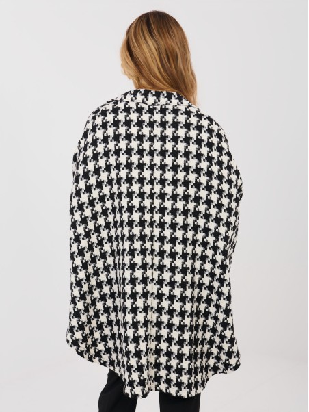 Paltas-LK-PL-510132.94-juoda-balta