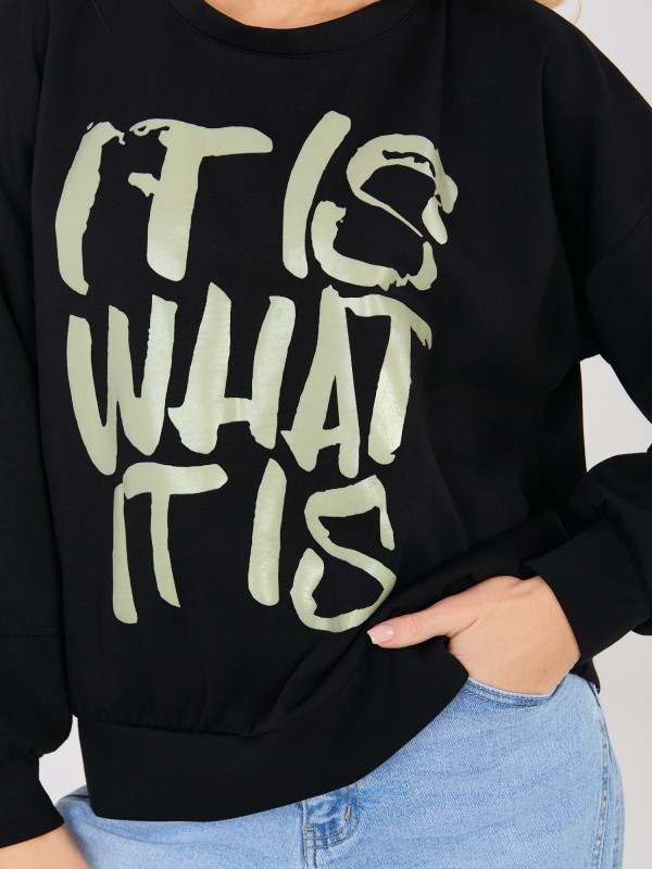 Džemperis-IT-BL-22183.27P-juodas