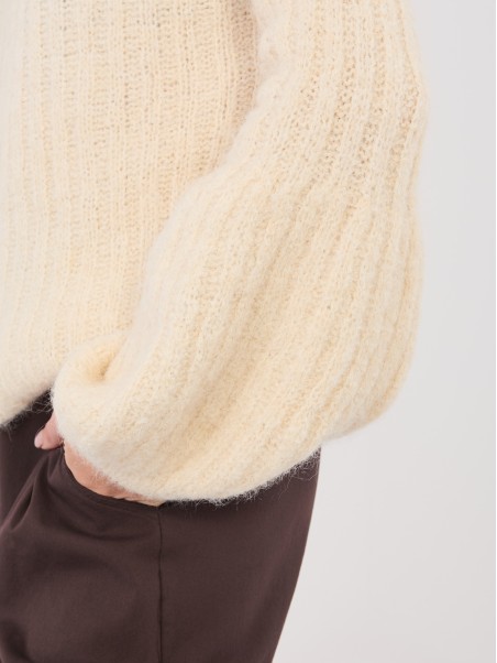 Megztinis-MI-SW-9642.01-šviesiai smėlio spalvos