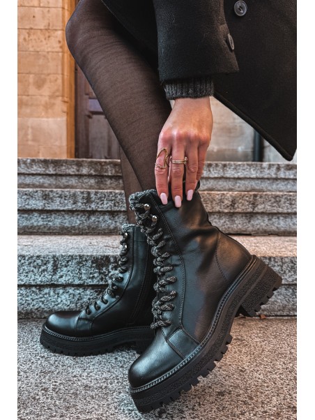 Women's trapper boots made of eco leather black Bellora