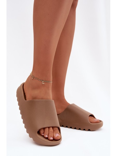 Women's slippers on platform brown Olyria