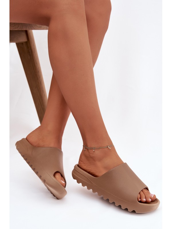 Women's slippers on platform brown Olyria