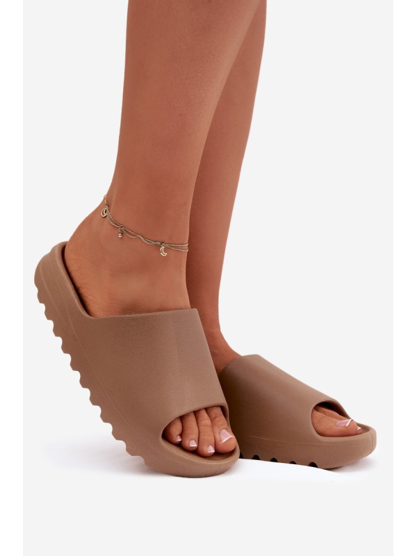 Women's slippers on platform brown Olyria