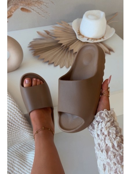 Women's slippers on platform brown Olyria