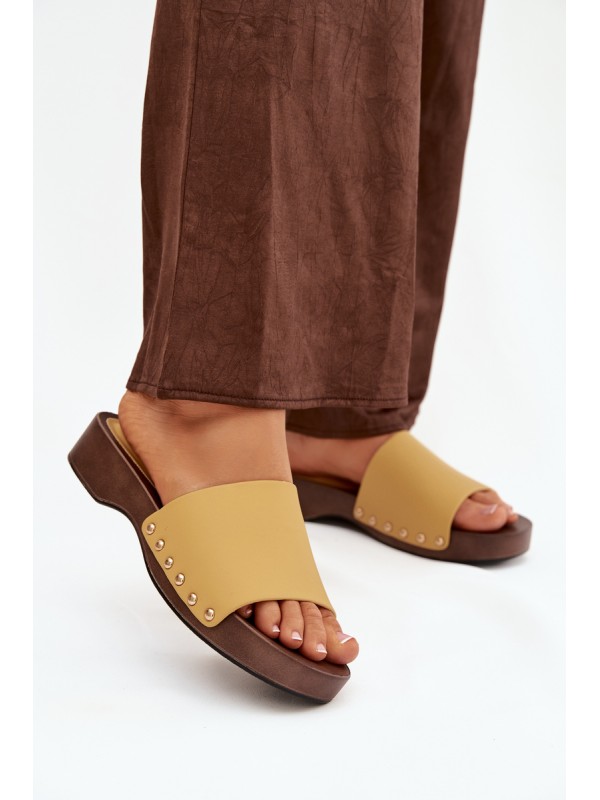 Women's slippers with rivets yellow Terissa