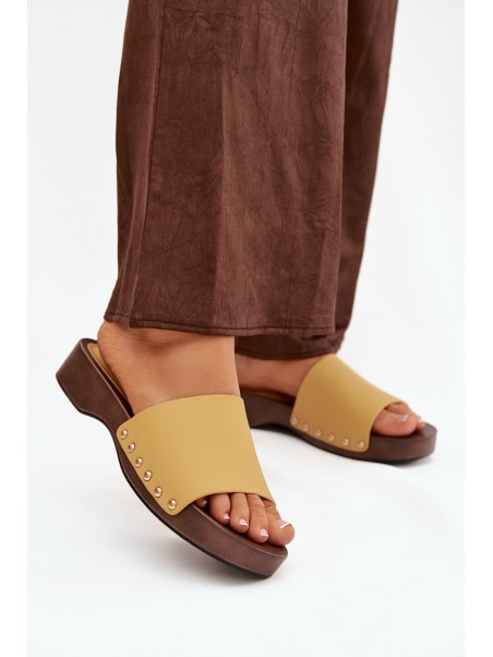 Women's slippers with rivets yellow Terissa